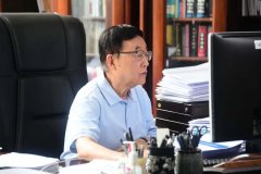 取尝试室的青年教师成立科研小